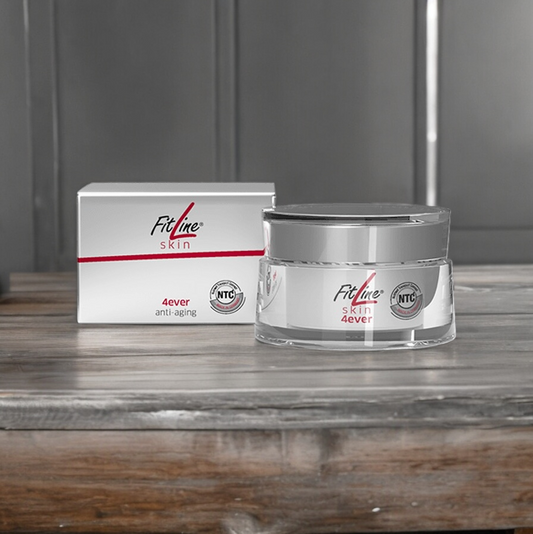 Crema de dia y de noche para hidratar y mejorar la piel de la cara.